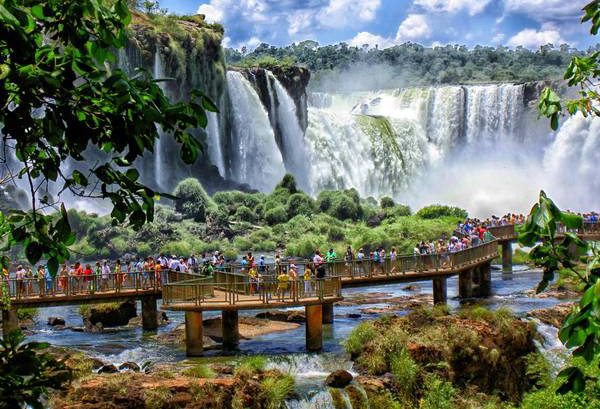 Iguazu falls tours in Argentina